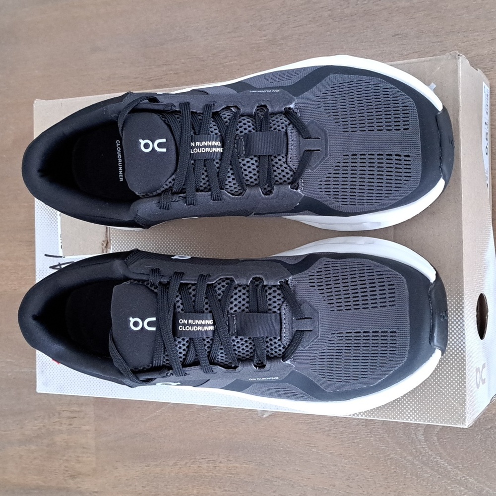 On Cloudrunner 2 - Color: Eclipse / Black - Size: Women 9.5 - Picture 2 of 9